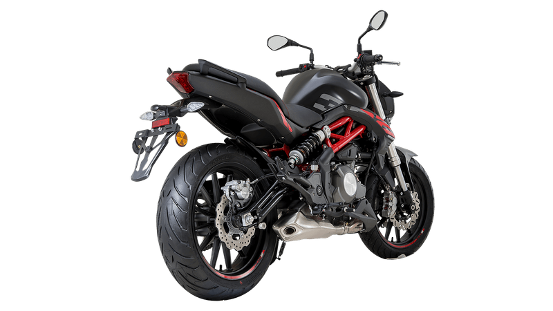 Moto Benelli 302s - Color Negro - De costado 1 - Cycles Motoshop