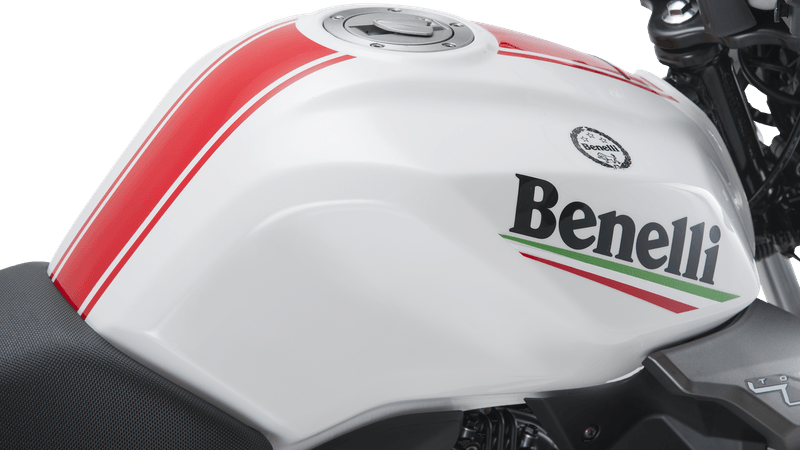 Moto Benelli TNT 15 - Color Blanco - De costado 6  - Cycles Motoshop
