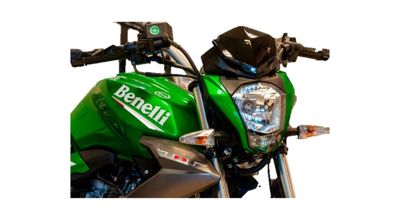 Moto Benelli TNT 15 - Color Verde - De costado - Cycles Motoshop