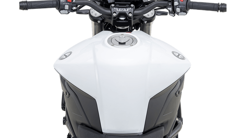 Moto Benelli TNT 600i - Color Blanco - De costado 5 - Cycles Motoshop