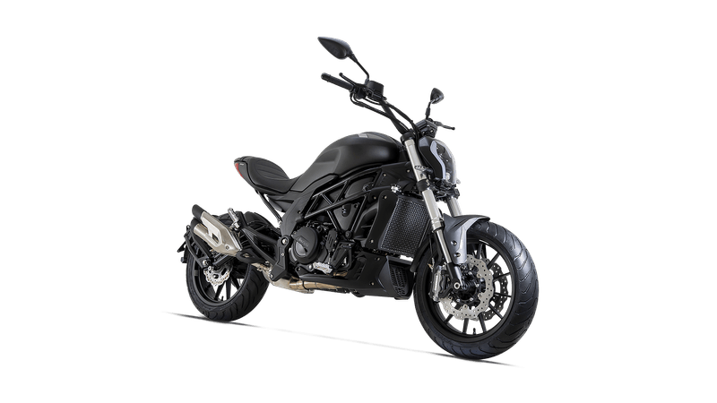 Moto Benelli 502c - Color Negro - De costado - Cycles Motoshop