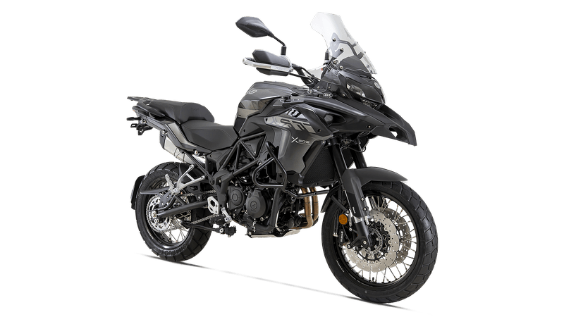 Moto Benelli TRK 502 X - Color Gris - De costado - Cycles Motoshop