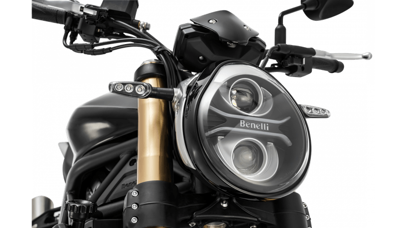 Moto Benelli 752s - Color Negro - De costado 4 - Cycles Motoshop