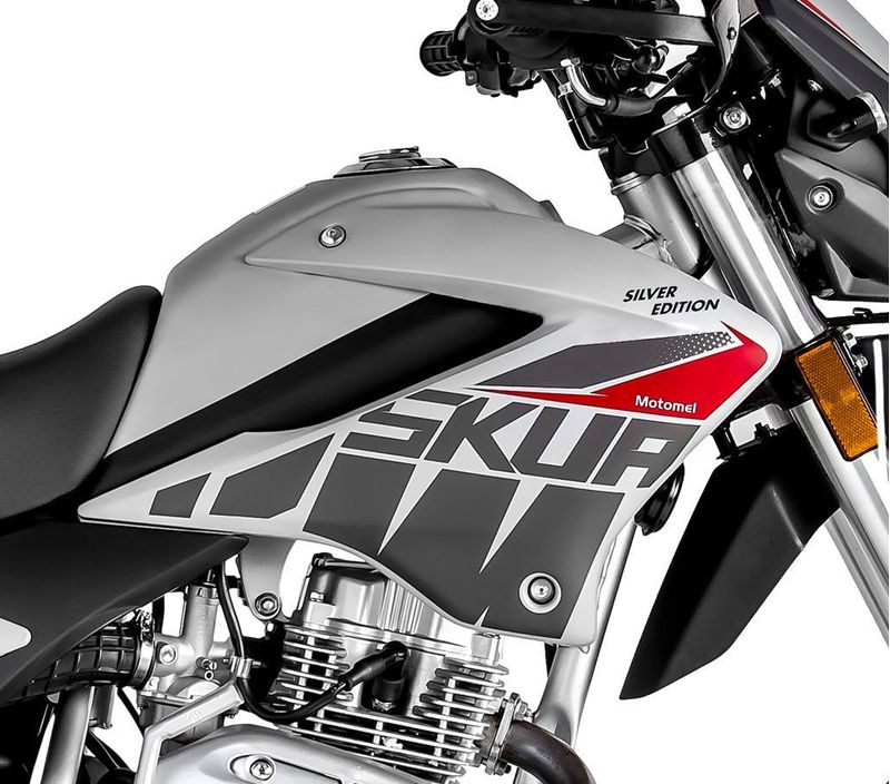 Motomel-Skua-150-Silver-Edition-Color-Gris-Cycles-Motoshop