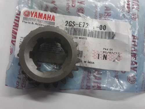 Piñon de 5TA FZFI Original Yamaha